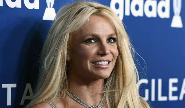 Po tym, jak wideo stało się wirusowe, pokazując, jak dziwnie się zachowuje, Britney Spears zadała pytania dotyczące jej stanu psychicznego.
