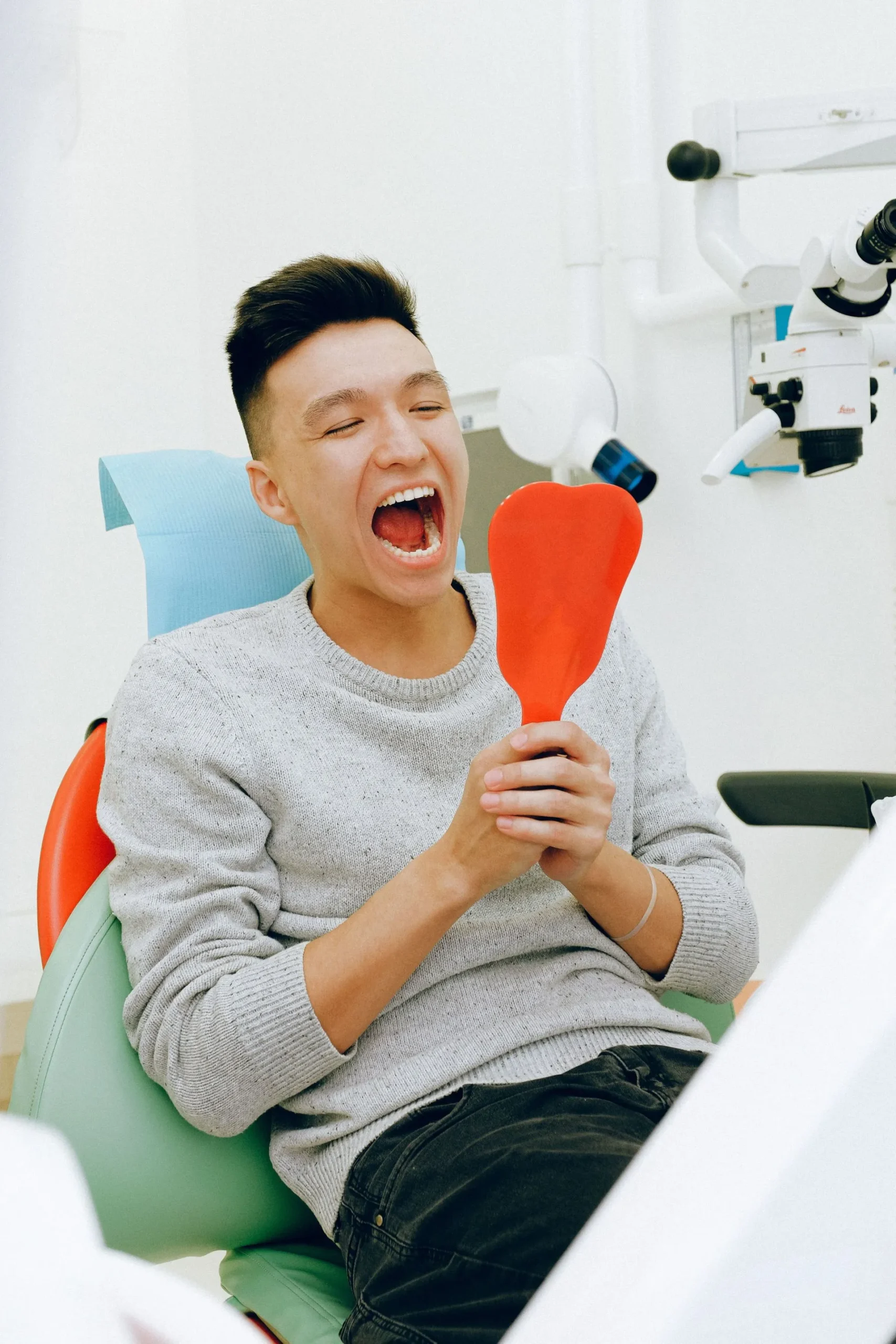 Раннее лечение проблем со здоровьем полости рта может уберечь вас от более дорогих и обширных процедур в будущем (изображение с Pexels)