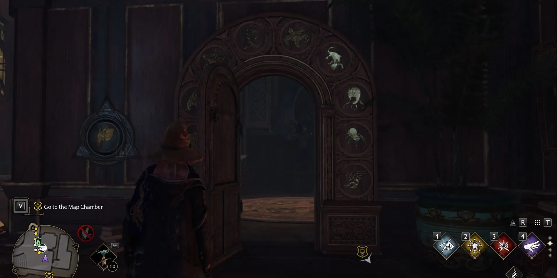 Immagine della porta dei dadi nell'aula di incantesimi in Hogwarts Legacy.
